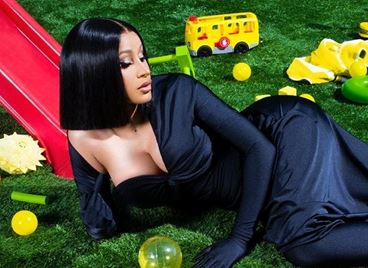 Карди Би продължава да се сблъсква с расизъм