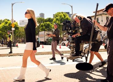 Вижте първия кадър на Марго Роби като Барби