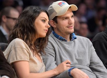 Мила Кунис и Аштън Къчър даряват 3 милиона долара за Украйна