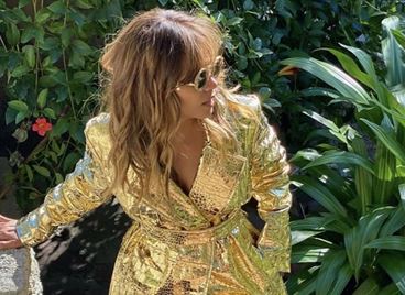 Хали Бери на 55, без грим, истински щастлива