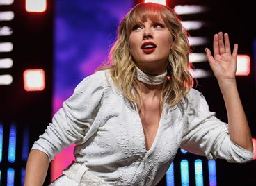 Тейлър Суифт завършва Нюйоркския университет