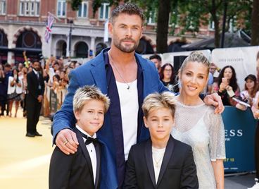 Близнаците на Крис Хемсуърт откраднаха шоуто в Лондон