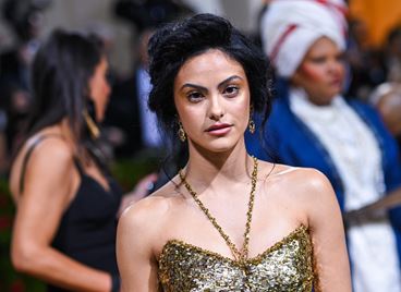 Камила Мендес проговори за хранителното разстройство по време на &quot;Ривърдейл&quot;