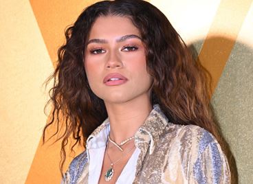 Зендая дебютира с прическа ала Рейчъл Грийн