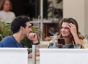 Връзката на Джо Джонас и Сторми Брий става сериозна