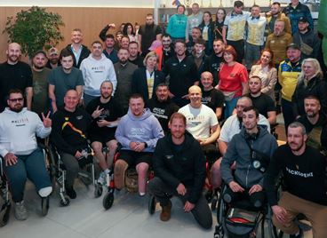 Принц Хари с изненадваща поява в Украйна