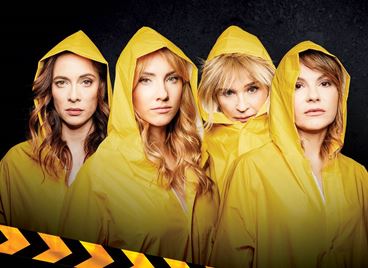 Четири жени, бутилка уиски и една пароструйка