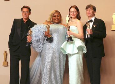 &quot;Опенхаймер&quot; и &quot;Клети създания&quot; обраха Оскарите