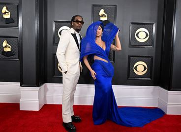 Карди Би и Offset показаха любовта си на Super Bowl