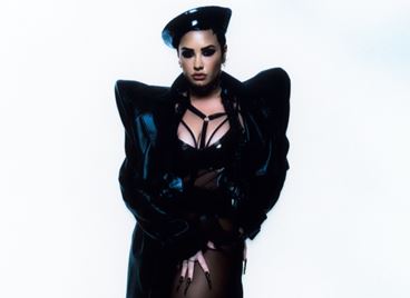 HOLY FVCK, Деми Ловато се завърна с гръм и трясък