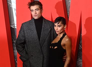 Зоуи Кравиц и Робърт Патинсън завладяха червения килим