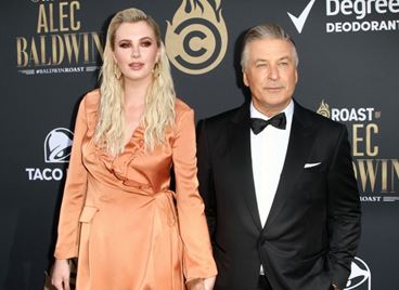 Ким Бейсинджър и Алек Болдуин станаха баба и дядо