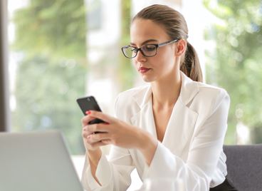 Трябва ли да носим очила в офиса?