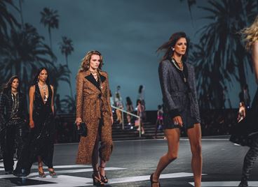 CHANEL ни дърпа към дансинга и енергията на Ел Ей