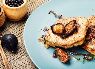 Стек с карамелизиран лук и смокини