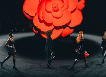 Камелиите са навсякъде в новата колекция на CHANEL