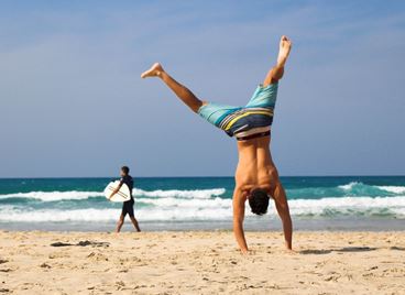 Летният мъжки стил: Какво е задължително за страхотната плажна визия?