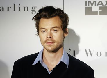 Хари Стайлс пуска нова грим колекция