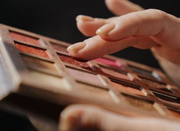 5 грим профила в Instagram, които си заслужава да следваме