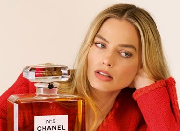Марго Роби е новото лице на легендарния Chanel N°5