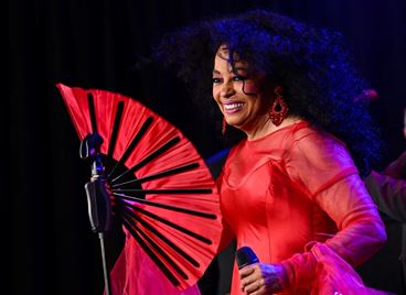 Даяна Рос е звездата в последната кампания на Saint Laurent