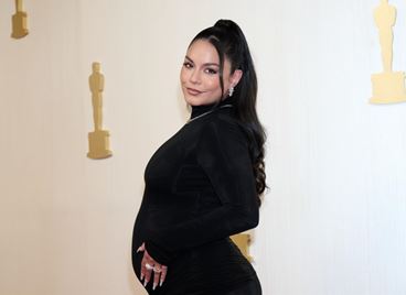 Ванеса Хъджънс обяви бременността си на червения килим