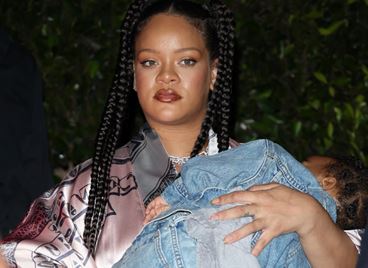 Риана стана майка за втори път