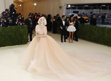 Били Айлиш облече Oscar de la Renta, но е имала голямо условие