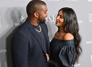 Ким Кардашиян и Кание Уест са официално разведени