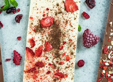 Шоколадови барчета със сушени плодове и ядки