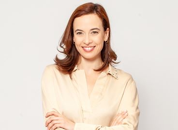 Весела Бабинова, още по-весела