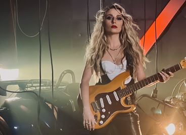 Михаела Маринова поставя ново начало с &quot;До безкрай&quot;