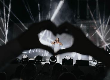 Папи Ханс започва нова музикална ера с &quot;Невинна&quot; и &quot;Слънцето&quot;