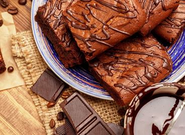 Вкусна шоколадова торта без яйца и масло