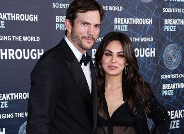 Мила Кунис и Аштън Кътчър ни канят в дома си