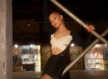 Ариана Гранде се завърна с нов сингъл