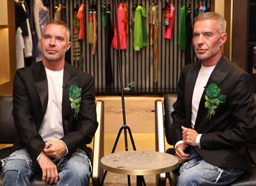 Дийн и Дан Кейтън продължават да натискат бутоните на Dsquared2