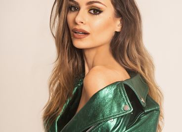 In Studio with Elizabeth Pipko