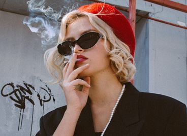 Няколко V cute грим визии за вашата романтична вечер