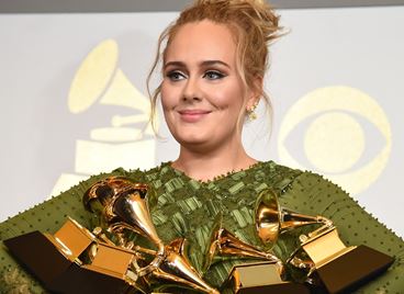 Адел смята, че никога няма да достигне EGOT