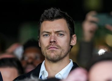 Хари Стайлс е отново сам