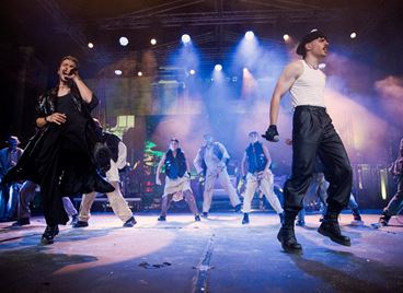 &quot;Молец&quot; стартираха турнето си с разпродадени концерти