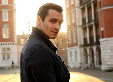 Младият Робърт Де Ниро? Не, Костов, Юлиан Костов