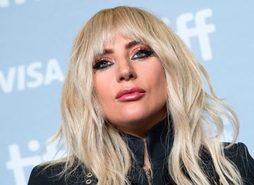 Лейди Гага, отново като Стефани Джерманота