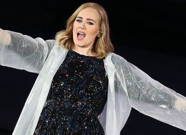 Адел официално приключи с развода си