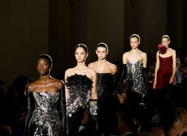 Elie Saab - в царството на магията и кадифето