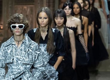 Мария Грация Киури отново облече жената Dior