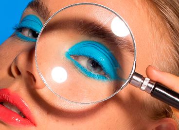 Моля, не се страхувайте от грима в синьо