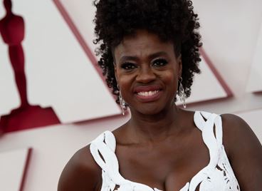 Вайола Дейвис разказва целия си живот в мемоар