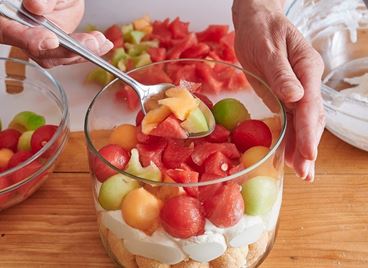 Летен трайфъл с диня и гръцки йогурт